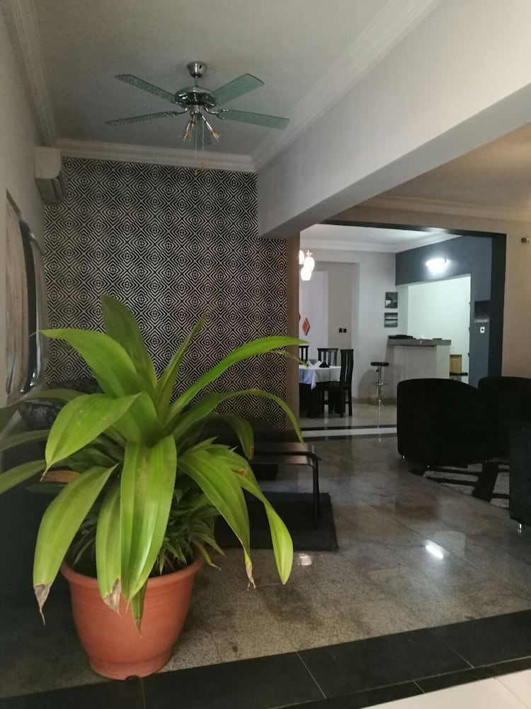 Villa Nuee 8/15