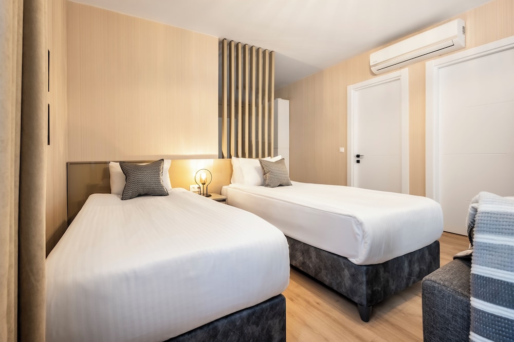 Ciragan Bosphorus Apartments 22/61