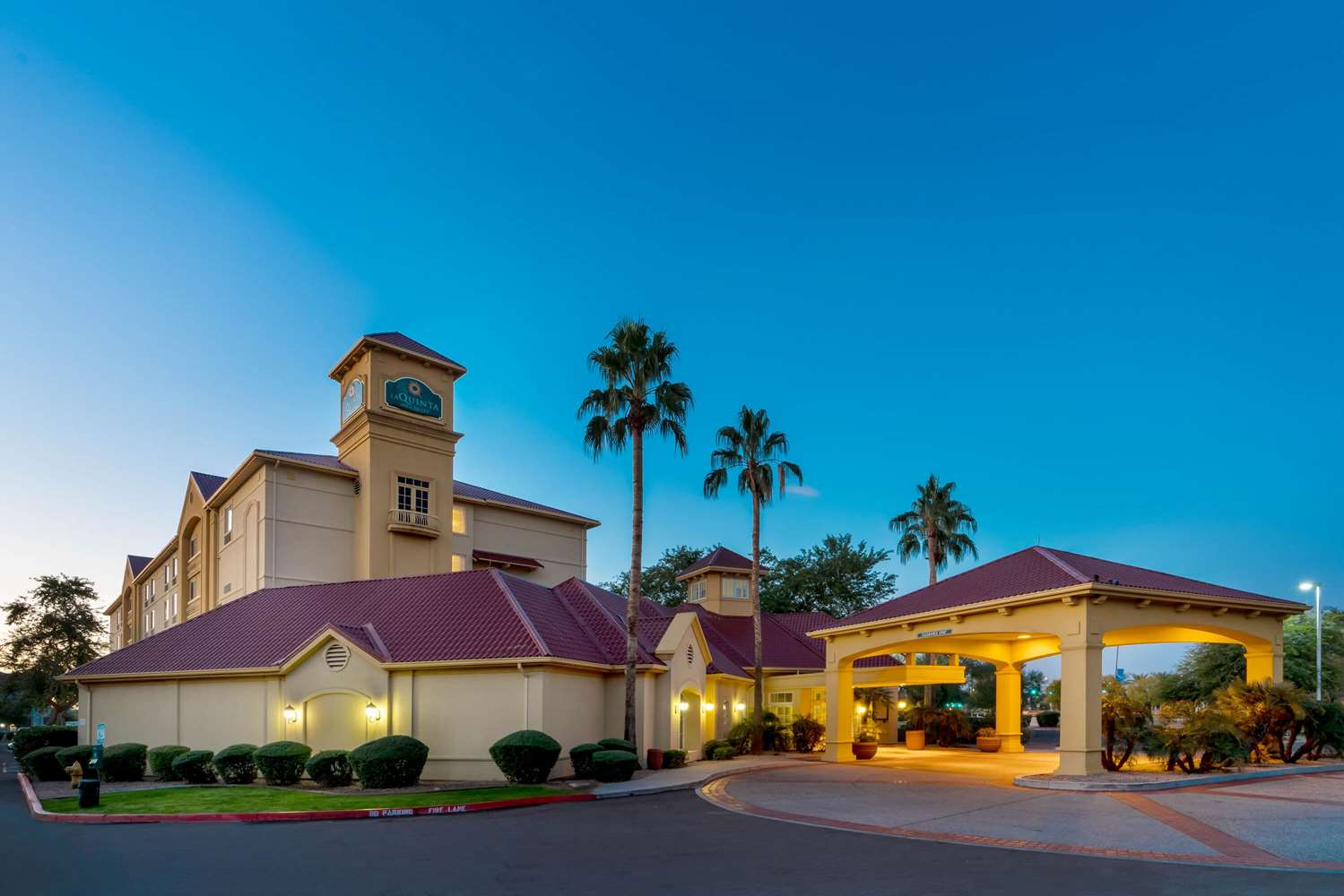 La Quinta Inn & Suites by Wyndham Phoenix West Peoria 1/24