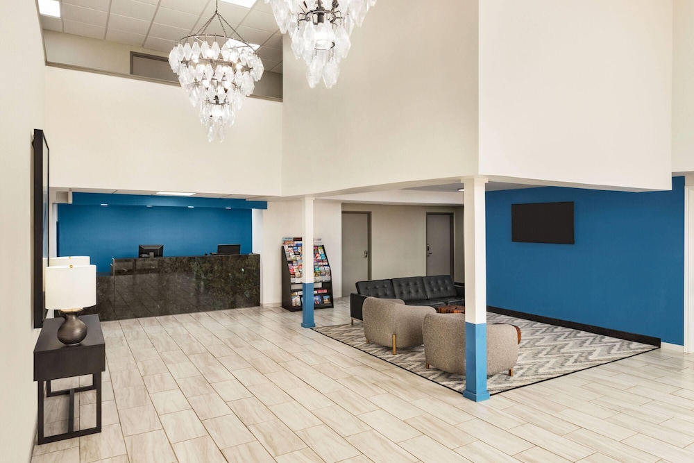 Baymont by Wyndham Blackwell I-35 11/71