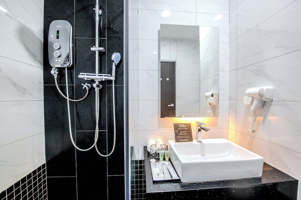 O and G Hotel Parit Buntar 46/50