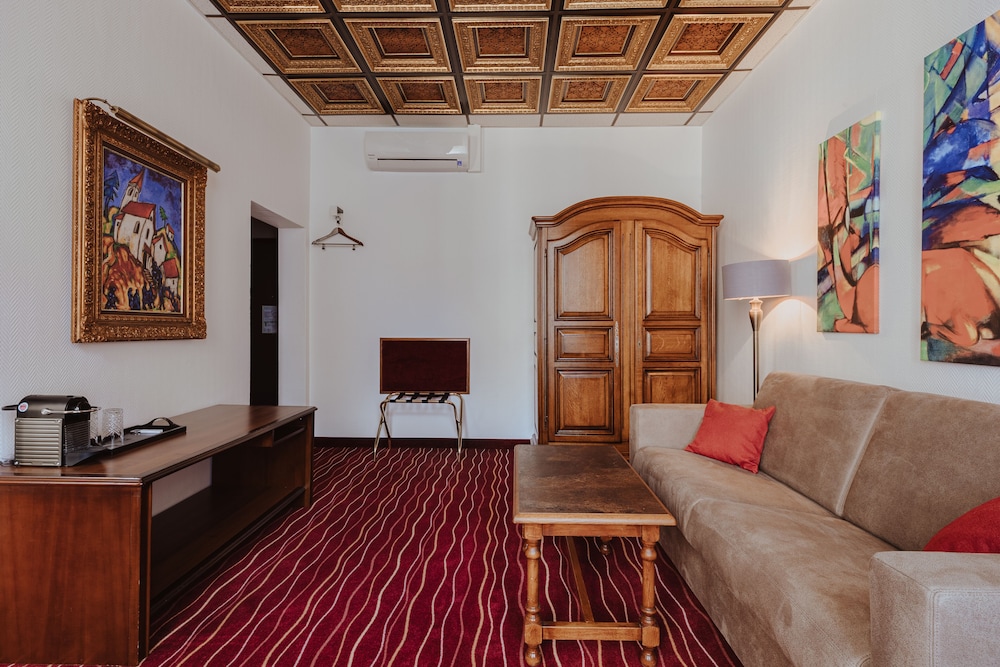 Kings First Class Hotel 49/77