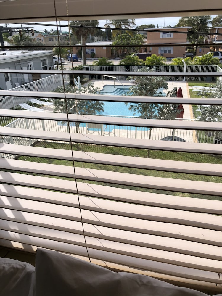 Coral Key Inn 2/71