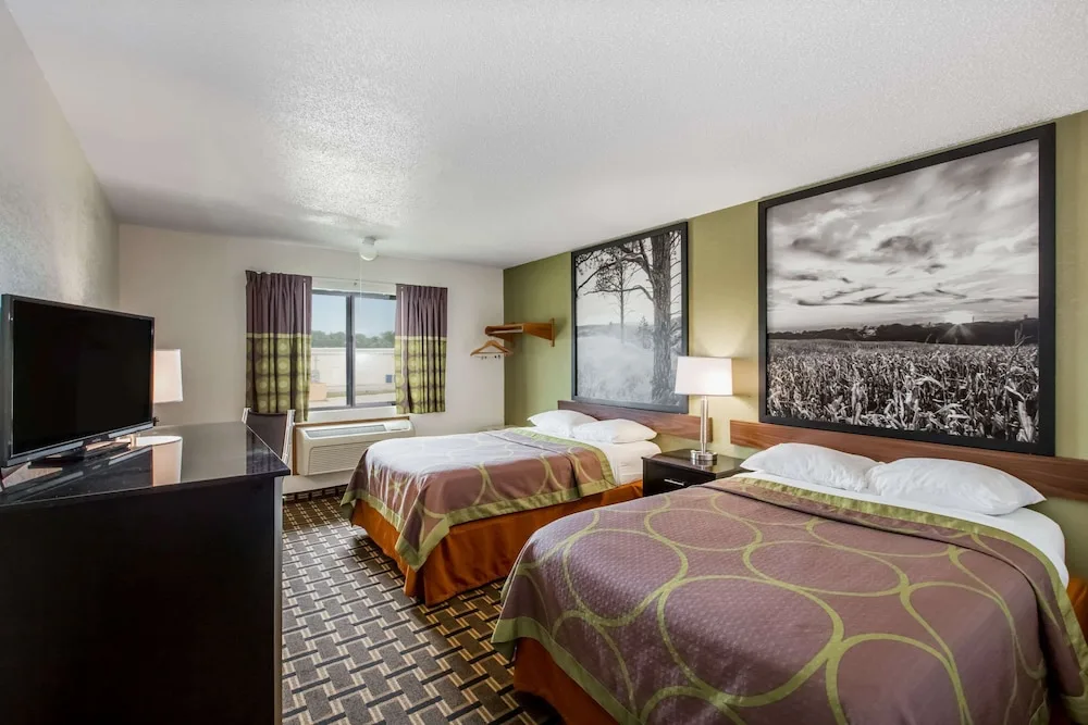 Super 8 By Wyndham Wayne 5/26