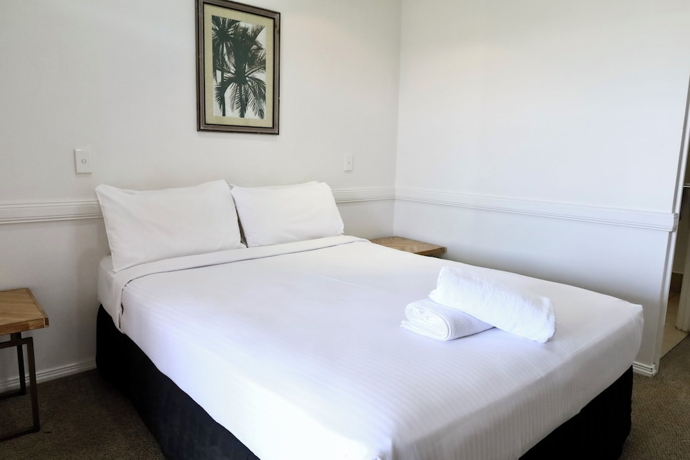 Park Avenue Hotel Motel 13/50