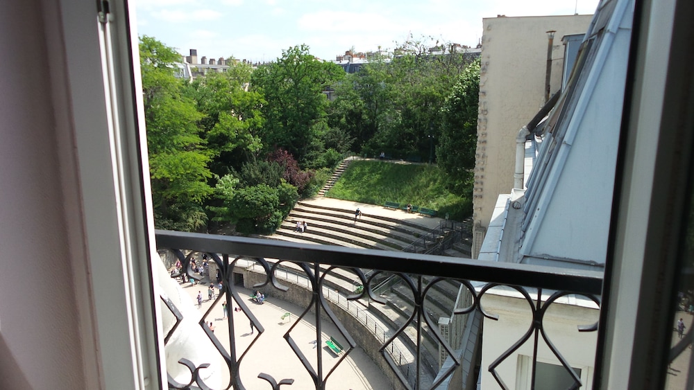 Des Arenes 8/30