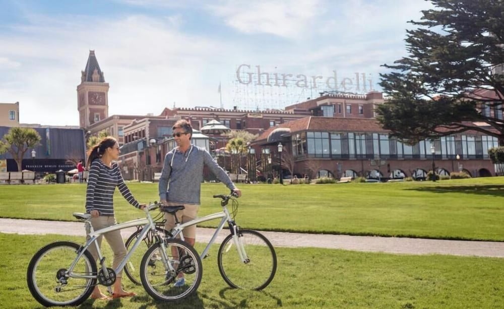 Fairmont Heritage Place Ghirardelli Square 46/50
