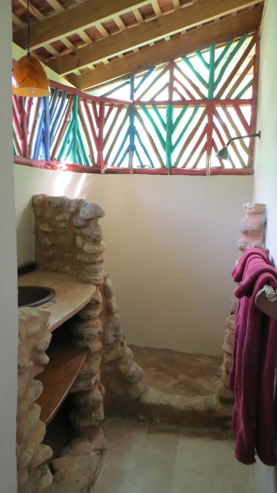 Tingalaya’s Retreat 24/45