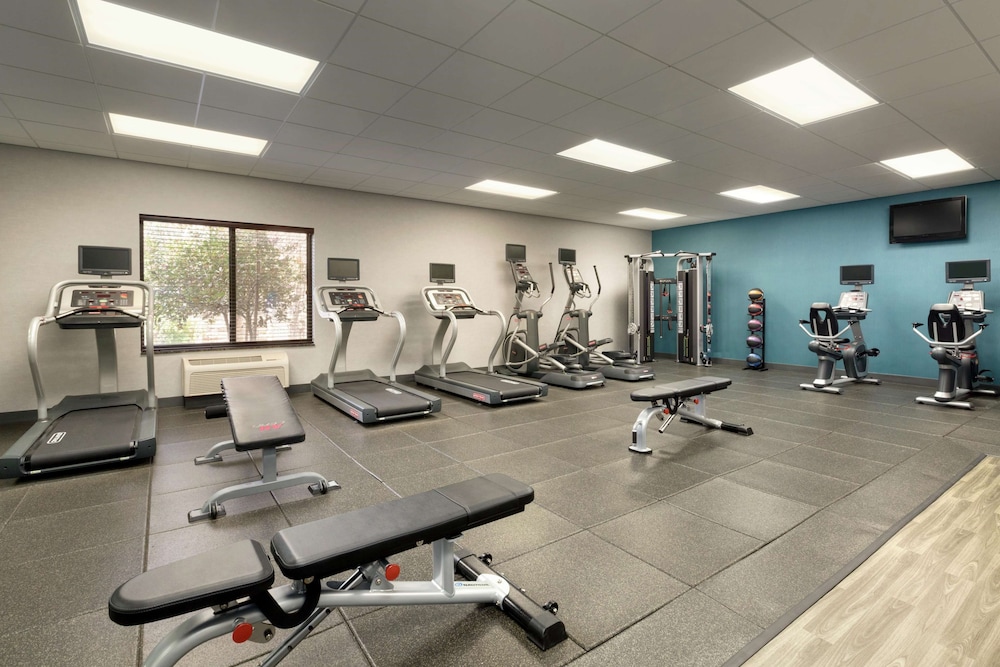 Hampton Inn & Suites Thousand Oaks 37/58