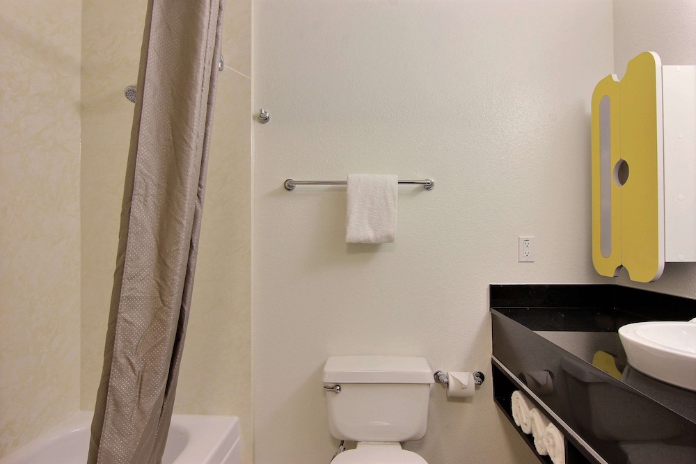 Studio 6 Extended Stay - Austin, TX - Midtown 57/59