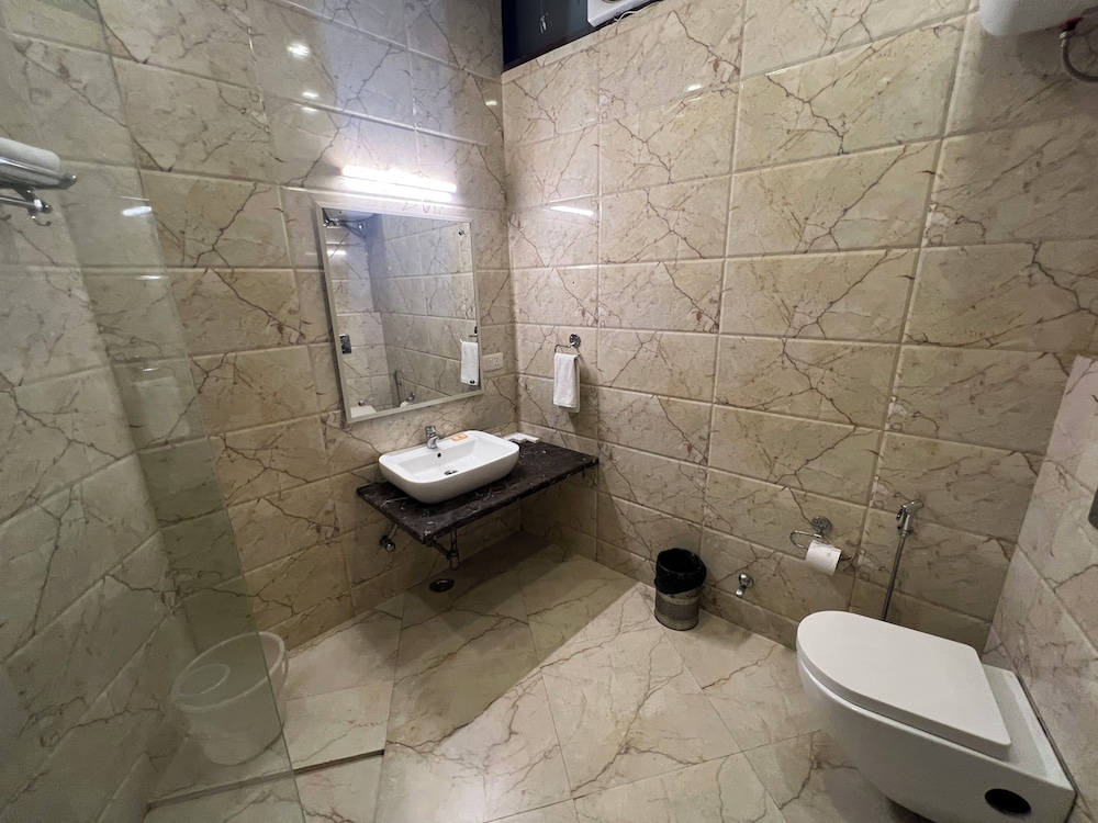 Nikko Blue Boutique Hotel 33/34