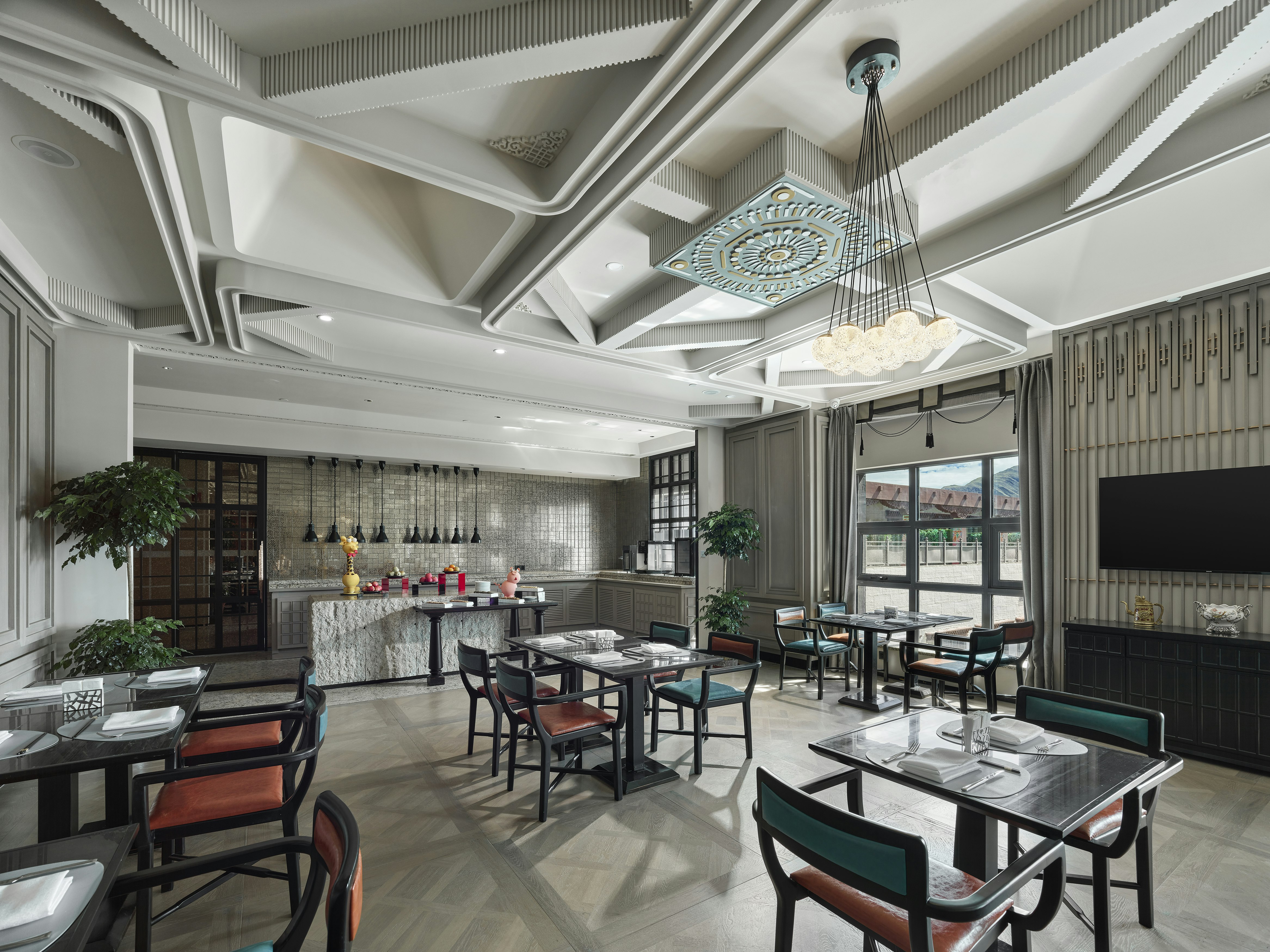 Hilton Shigatse 40/54