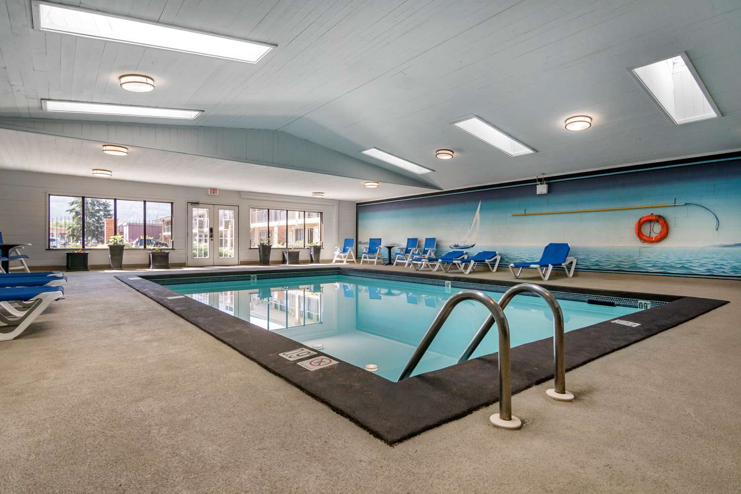 Surestay Plus Hotel By Best Western Salmon Arm 14/32