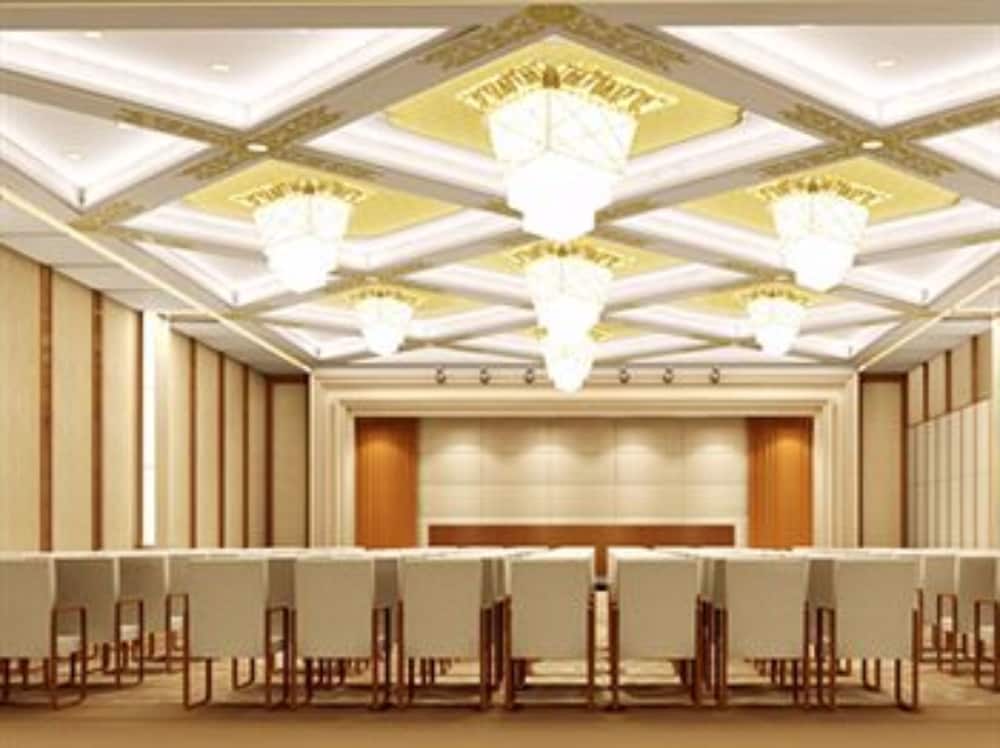 Sheng Du International Hotel 11/23