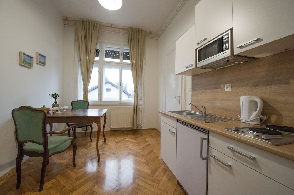 Vila Teslova 39/50