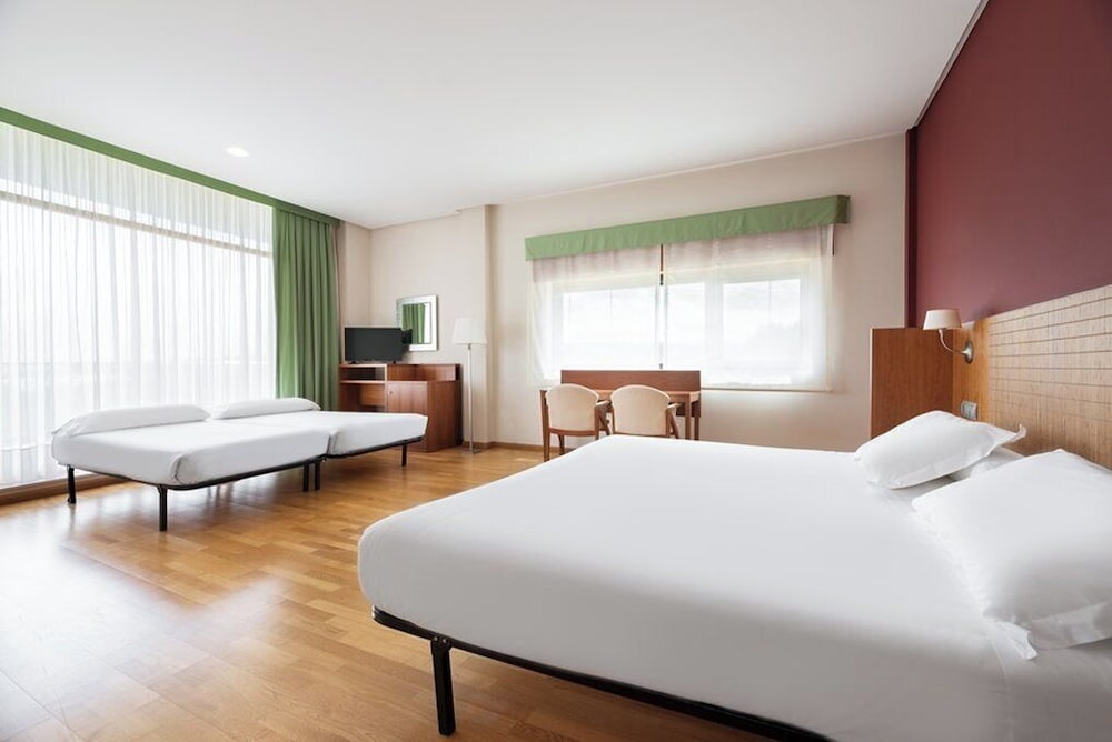 Family, 2 Double and Twin Beds