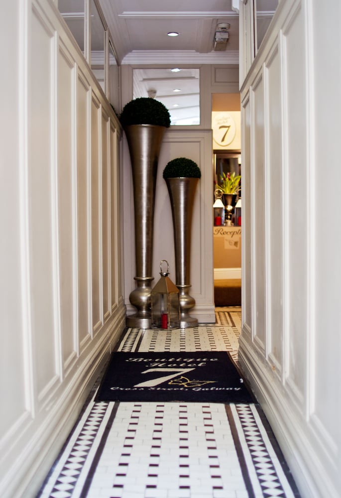 7 Cross Street Boutique Townhouse 23/31