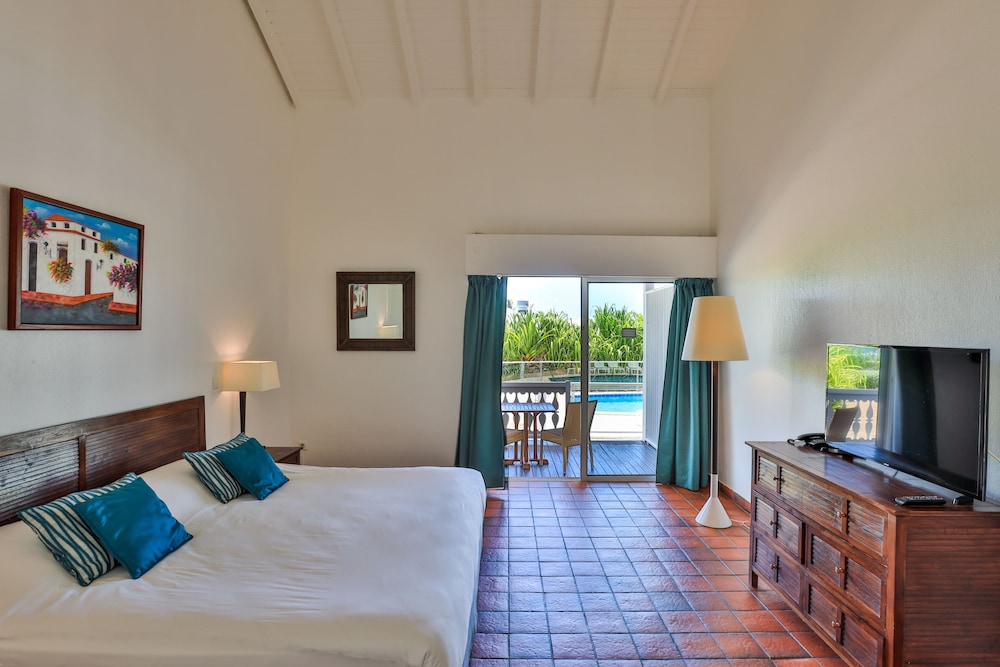 Esmeralda Resort 36/81