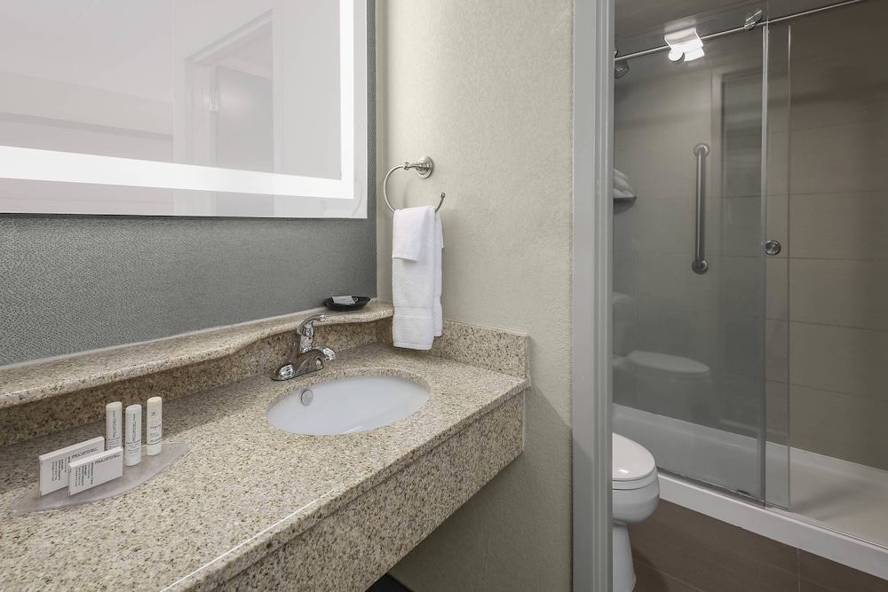Springhill Suites Oklahoma City Quail Springs 5/35
