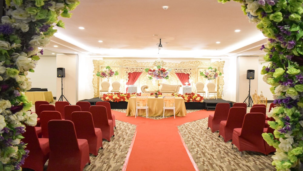 Hotel Golden Tulip Essential Makassar 26/41