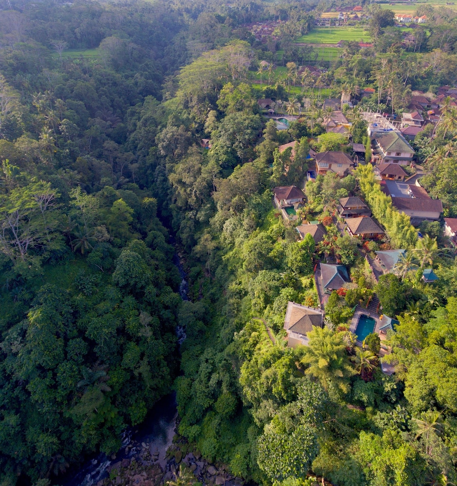 TANAH MERAH RESORT 61/69