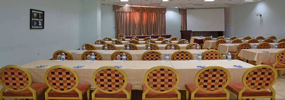 Grand Imperial Hotel 49/51