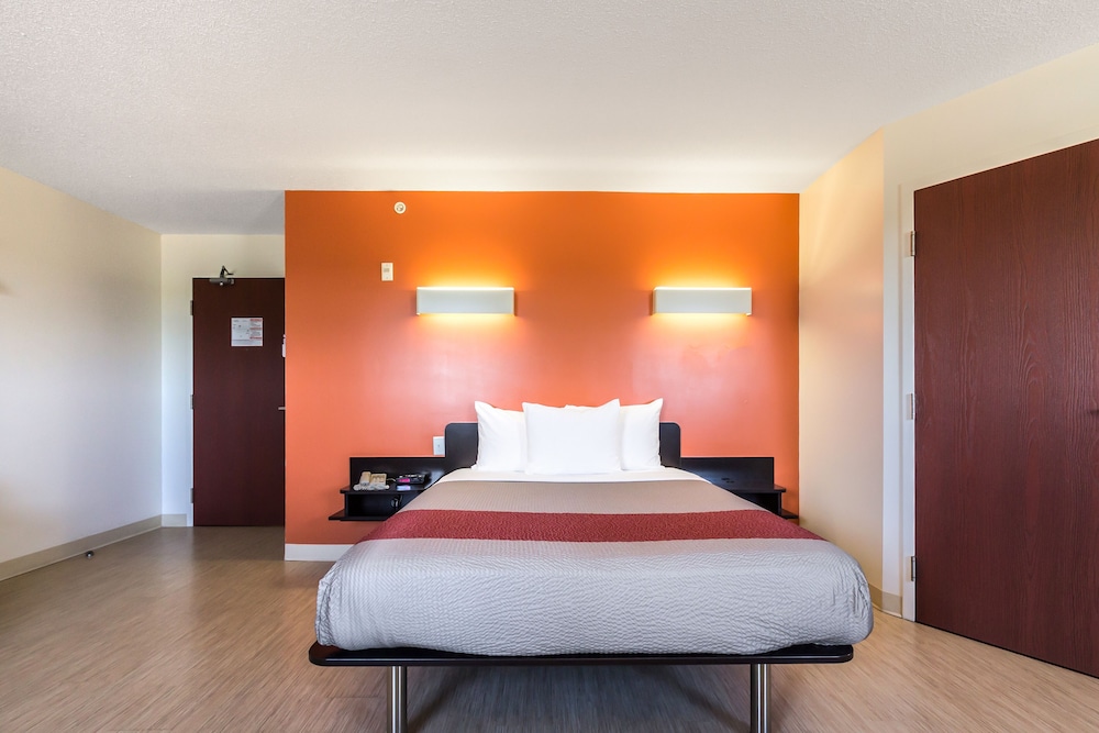 Motel6 Kingston, ON 22/62