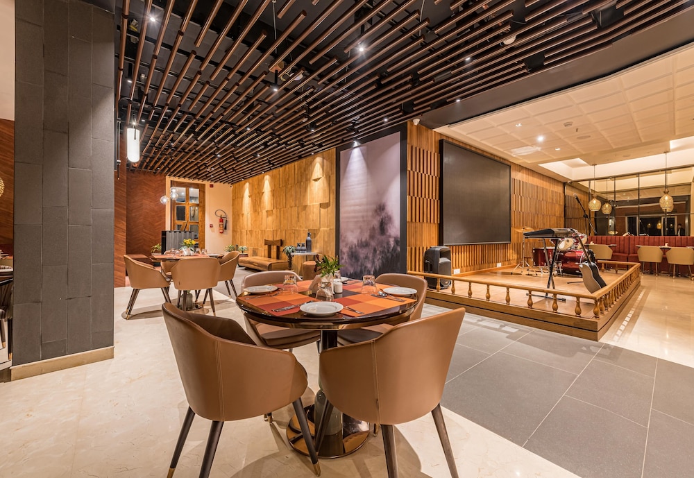 Udaan Himalayan Suites and Spa 29/31