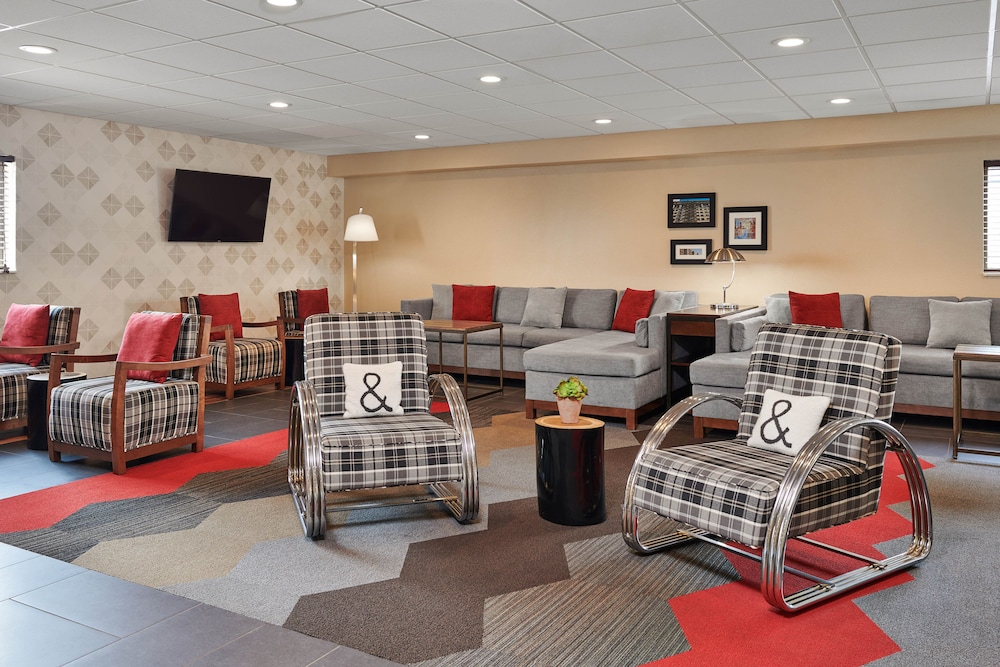Royle Hotel Milwaukee Airport 38/64