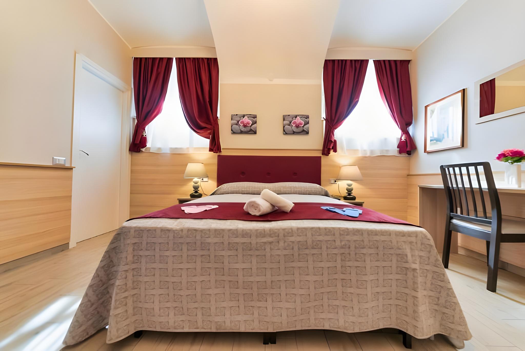 غرفة ثلاثية، Hotel Balilla 2/2