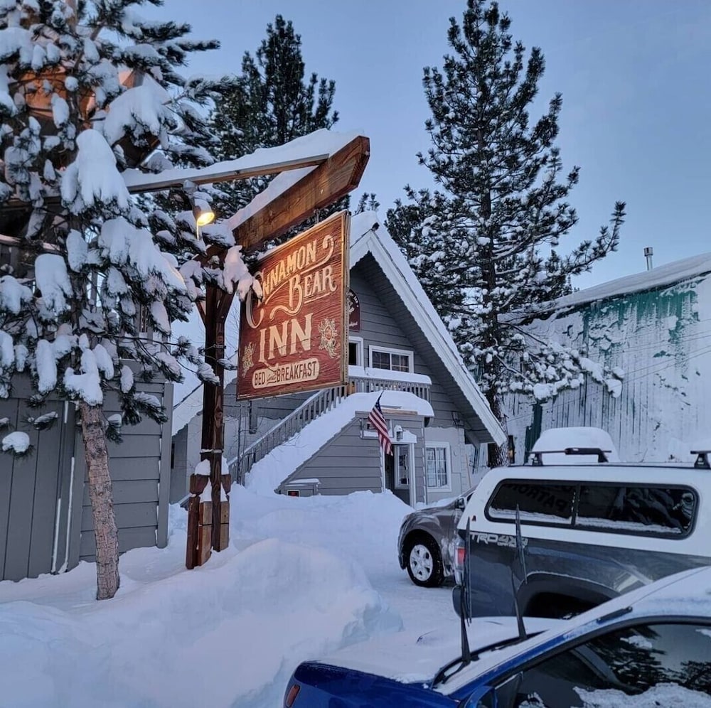 Cinnamon Bear Inn 4/80