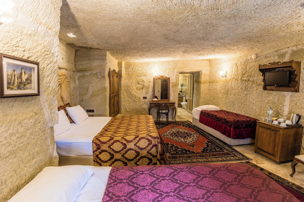 Phocas Cave Suites 19/71
