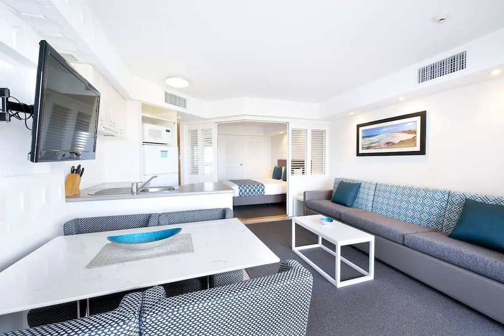 Ramada Resort by Wyndham Golden Beach 31/40