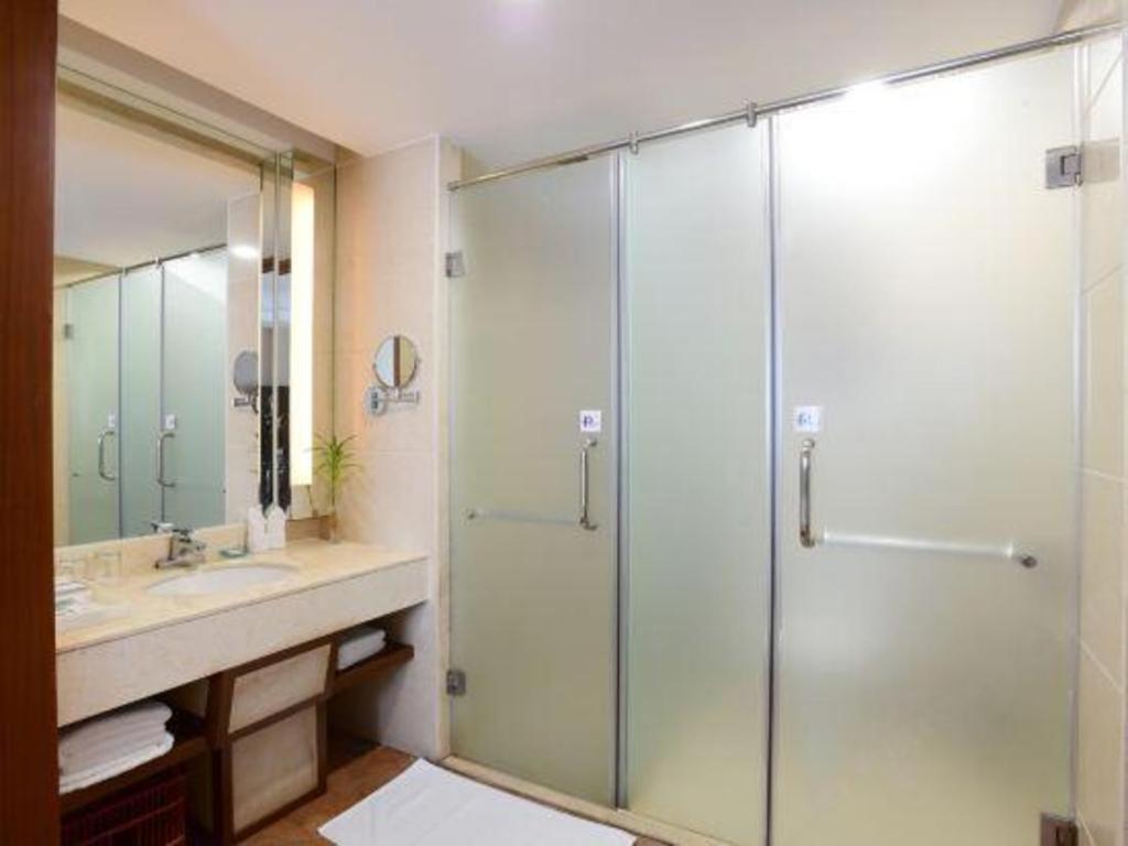 Yiyuan Xuanyu Hotel 43/45