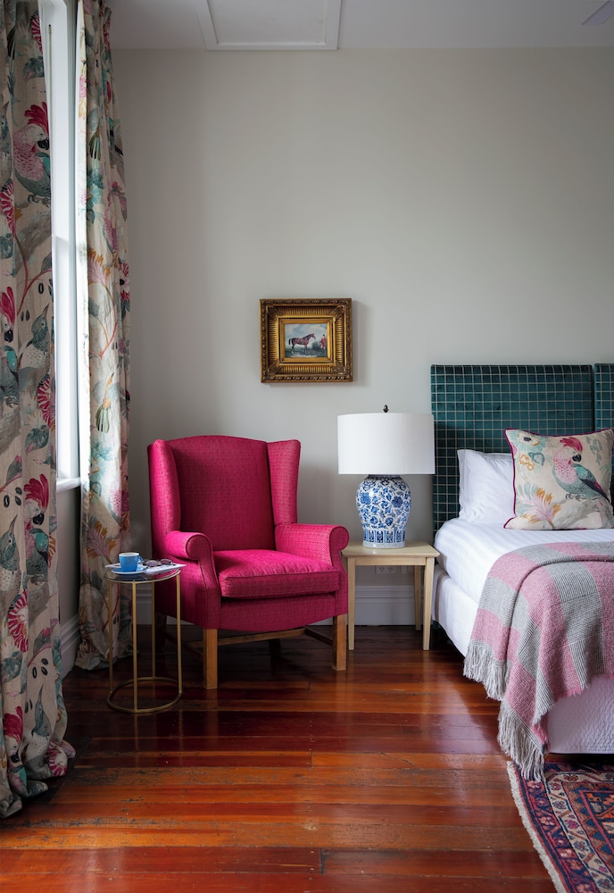 THE MARTINBOROUGH HOTEL 55/85