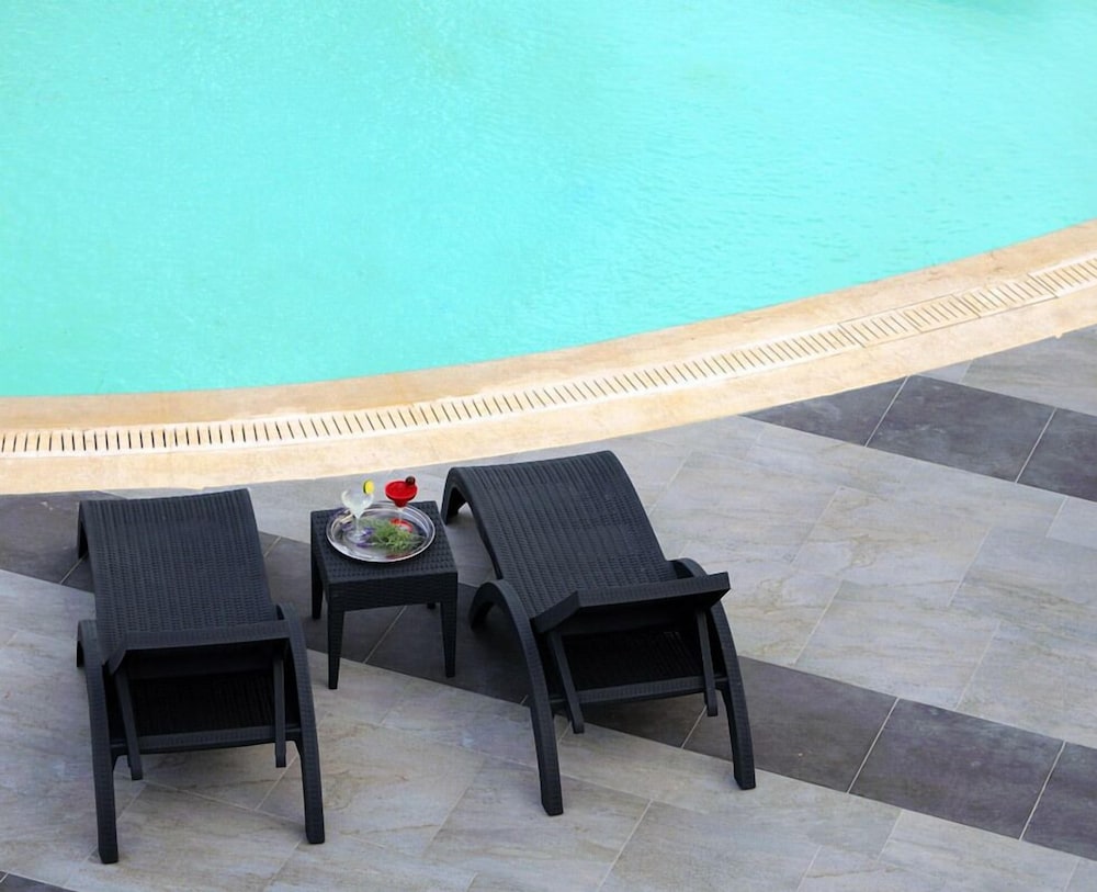 Ostria Sea Side Hotel 4/43