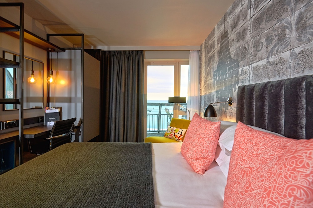 CLUB, SEA VIEW