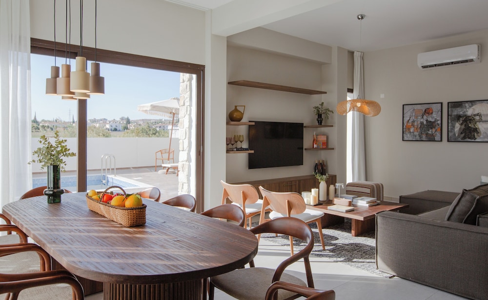LIV & Co Suites & Villas 23/37