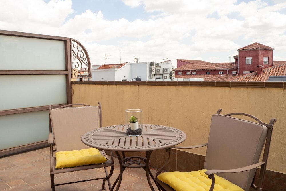 Sterling Hotel 26/34