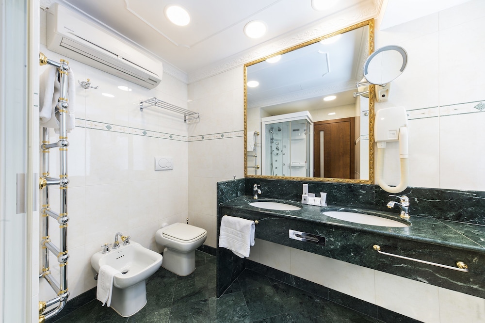 Phi Hotel Principe 45/60