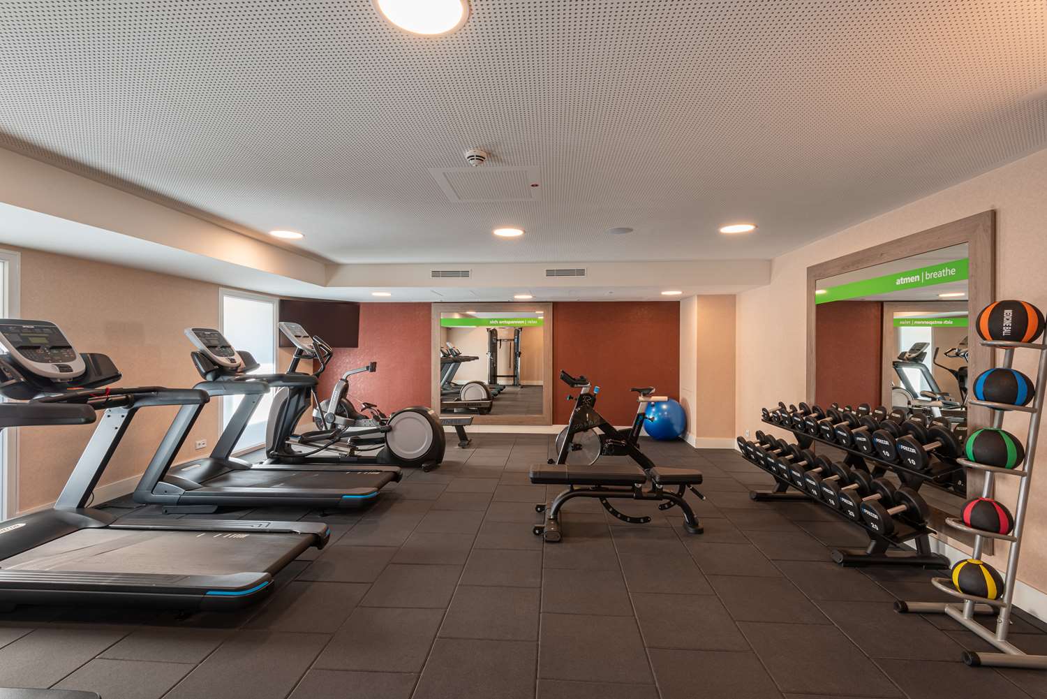Hampton by Hilton Dusseldorf City Centre 12/32
