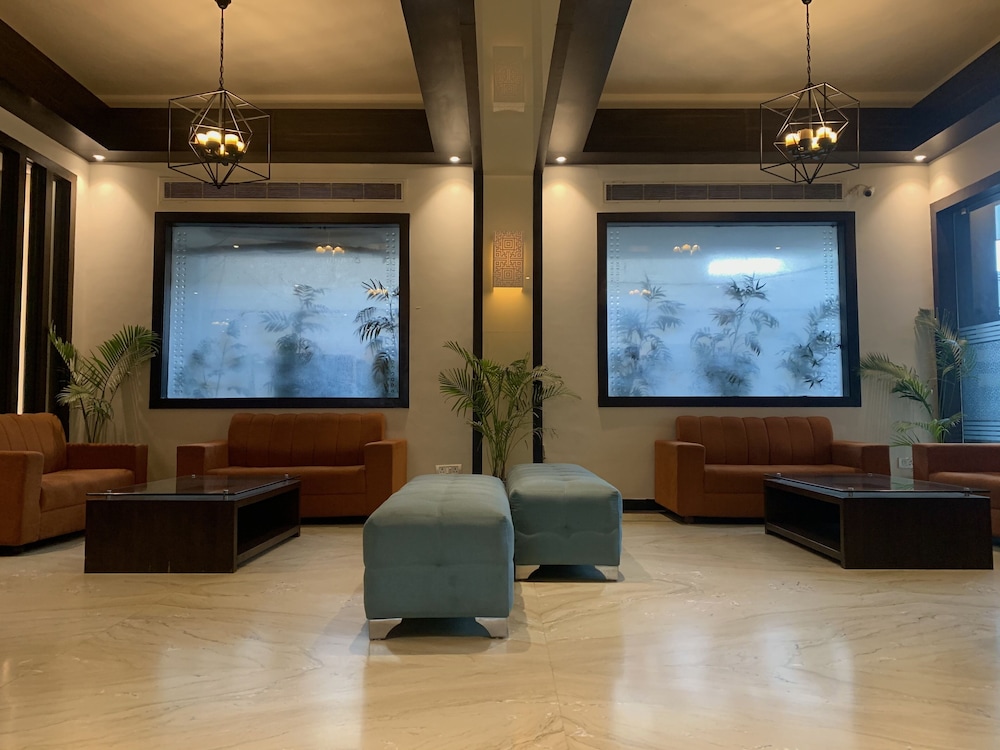 Royale Sarovar Portico Agra 12/65