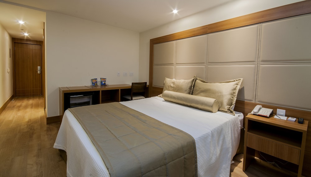 DELUXE, DOUBLE BED