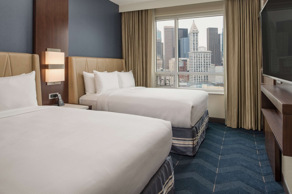 2 ROOMS, SUITE, 2 QUEEN BEDS, CITY VIEW, SOFA