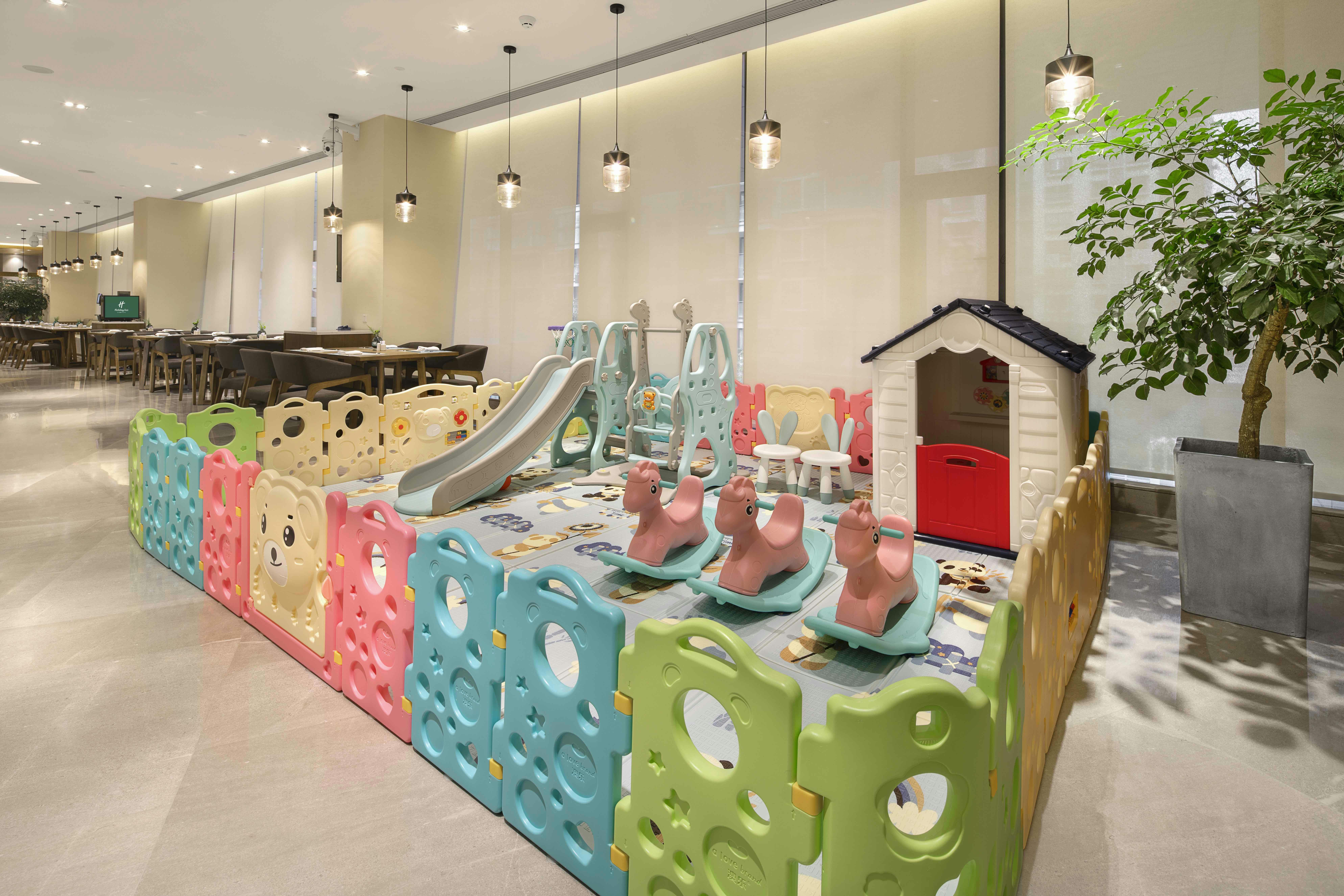 Holiday Inn Chengdu Airport 47/50