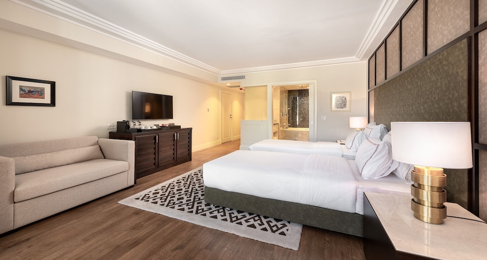 Deluxe Room Twin Bed