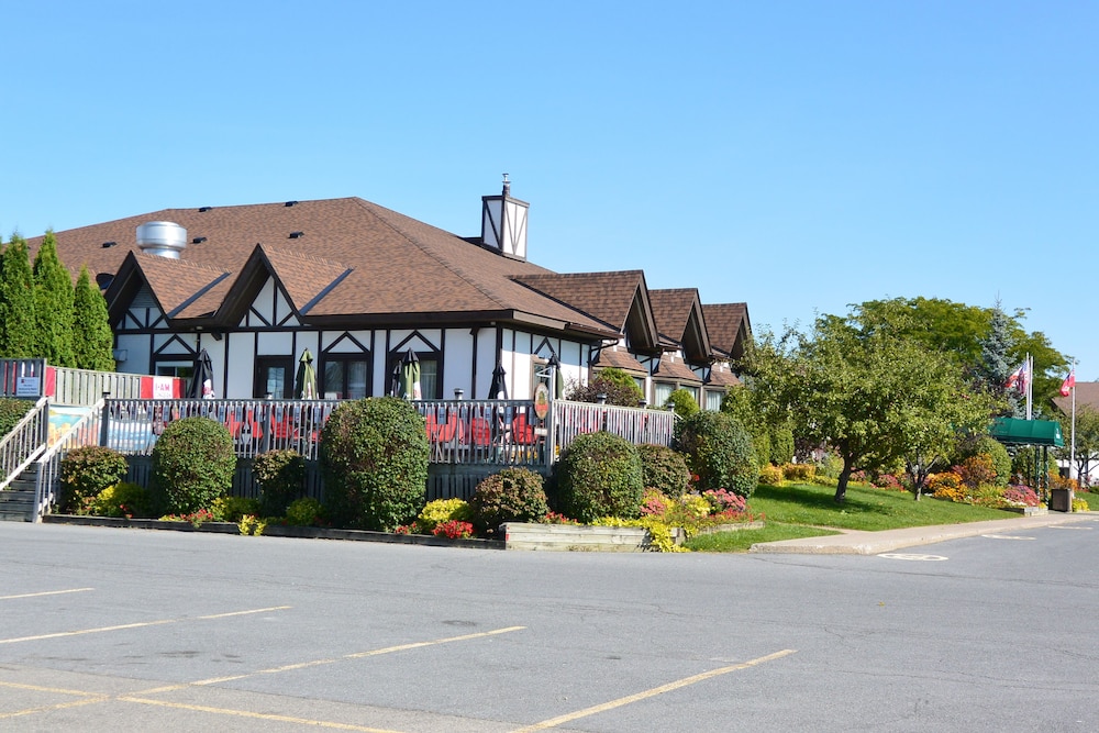 Mcintosh Country Inn & Conference Centre 4/69