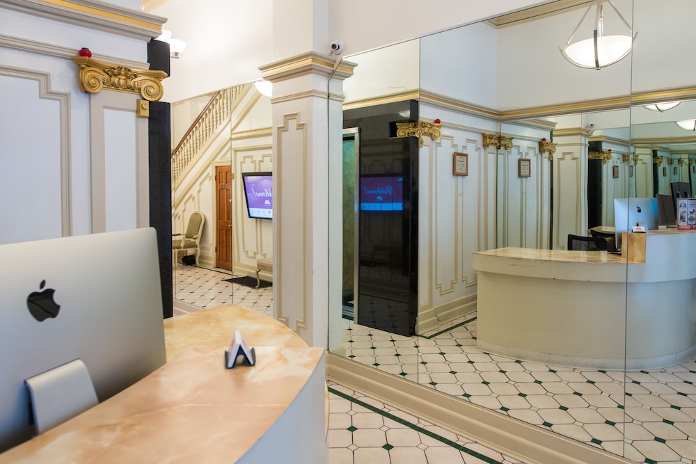 Union Square Plaza Hotel 63/77