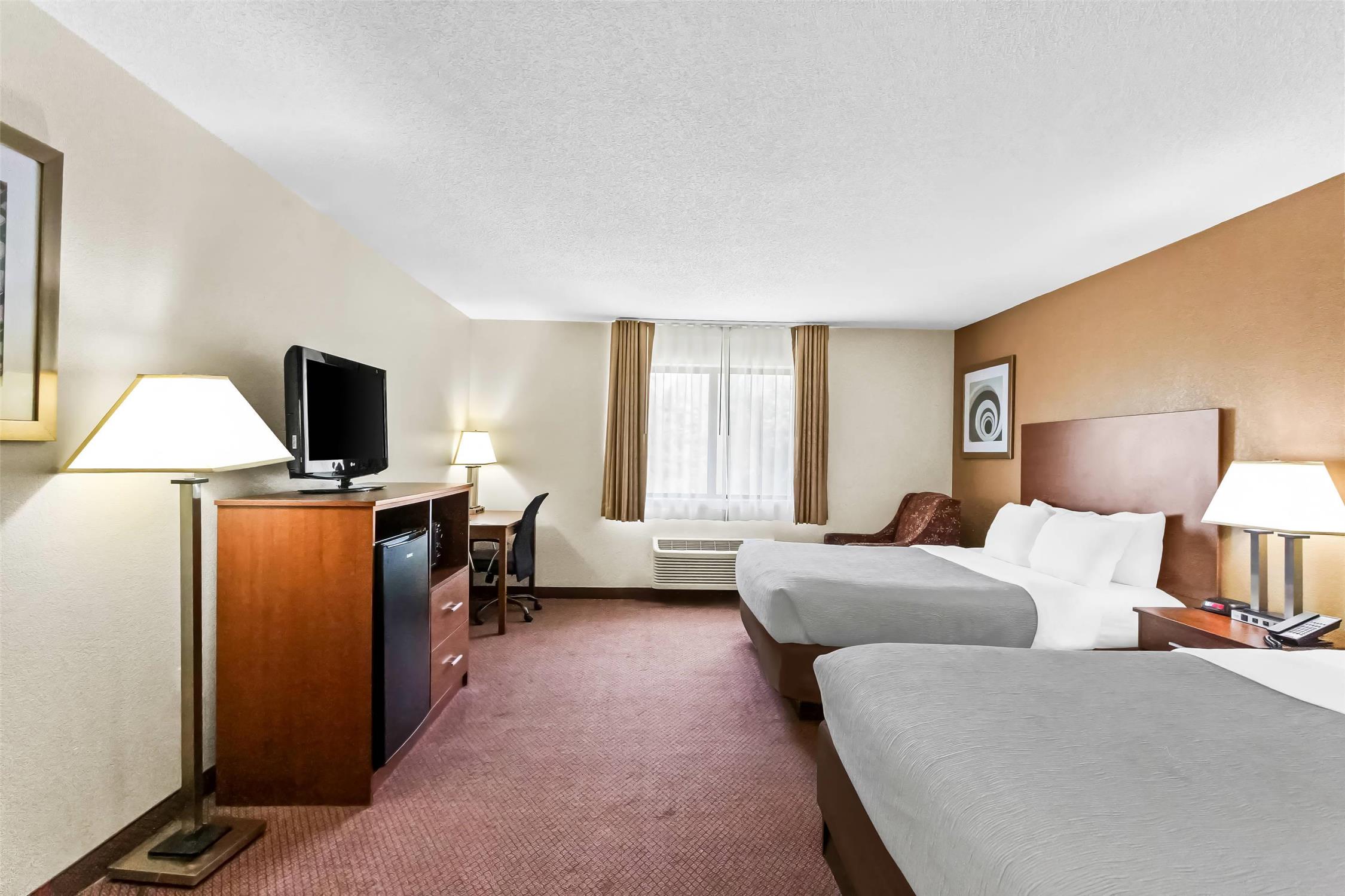 Quality Inn Sawyer, MI 13/35