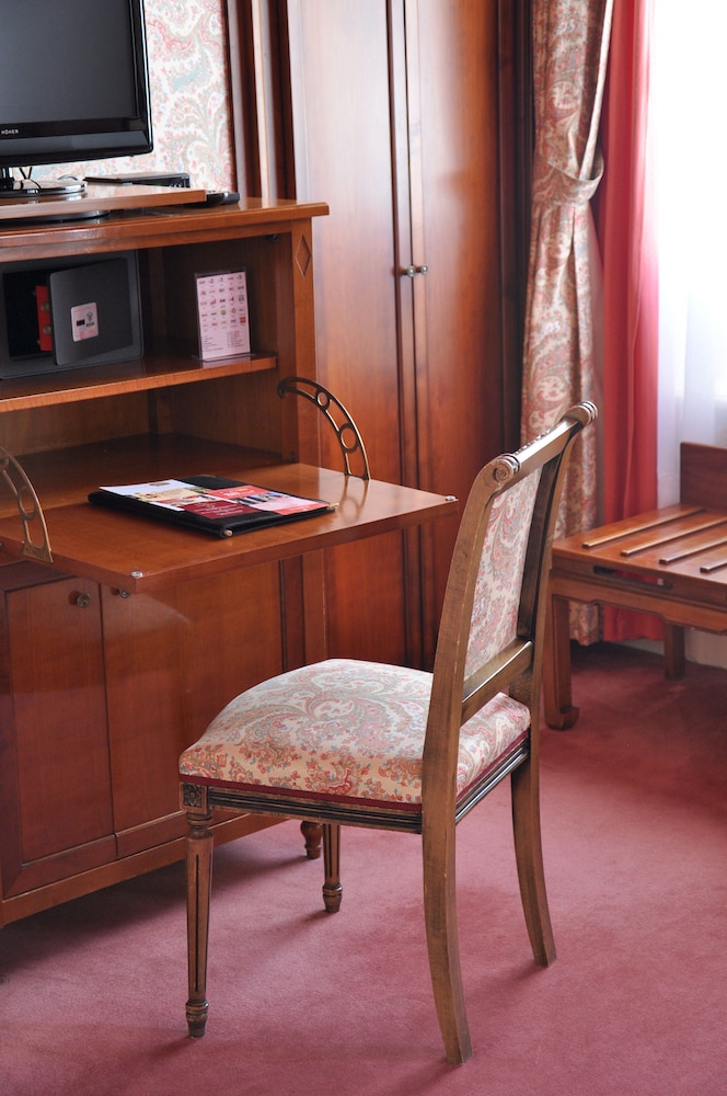 Grand Hotel Des Templiers 52/68